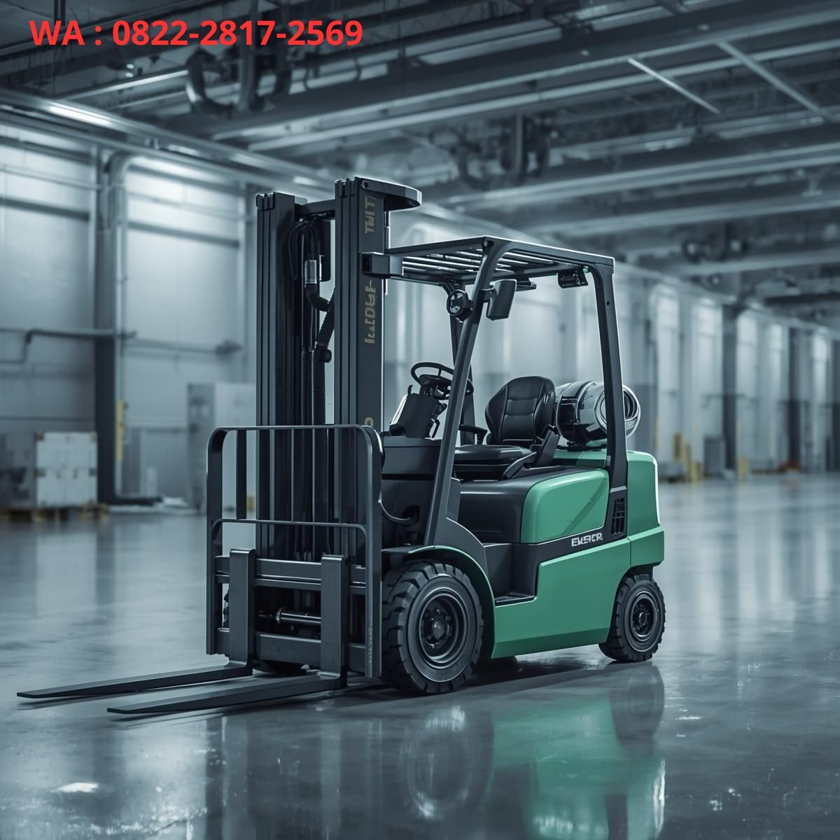 forklift electric di gudang indoor